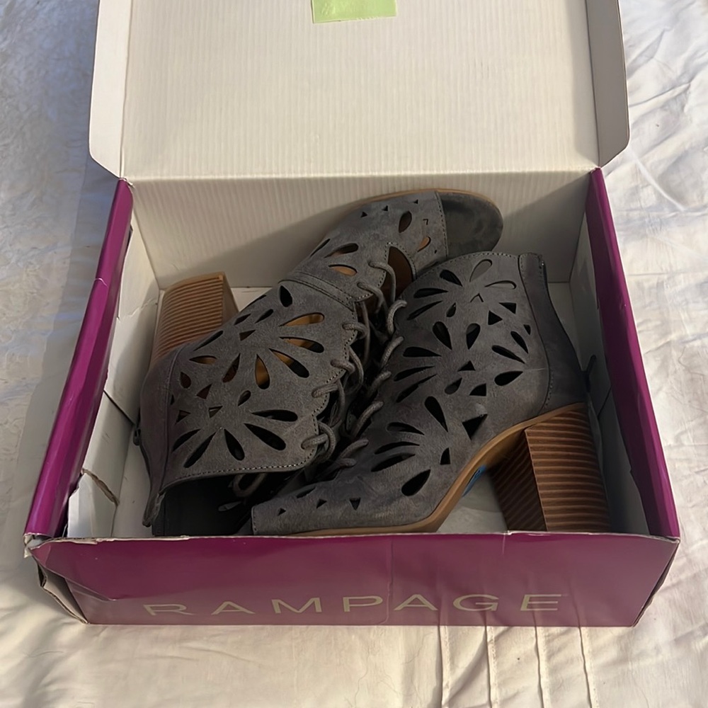 Rampage grey sandals